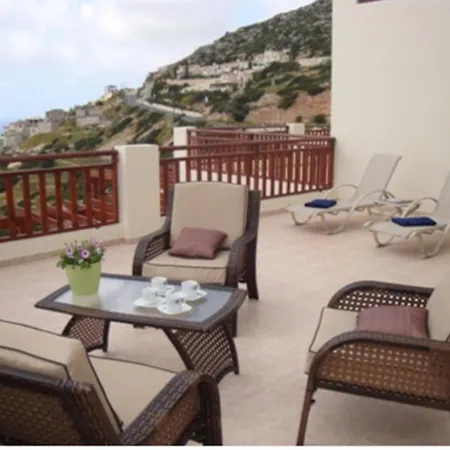 First Floor 2 Bedroom Apartment, Large Balcony, Amazing Sea Views, Communal Pool * Peyia