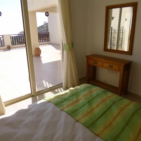First Floor 2 Bedroom Apartment, Large Balcony, Amazing Sea Views, Communal Pool Apartment *