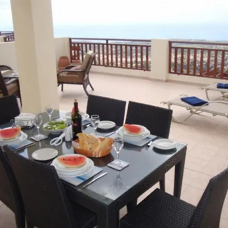 First Floor 2 Bedroom Apartment, Large Balcony, Amazing Sea Views, Communal Pool Peyia