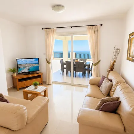 First Floor 2 Bedroom Apartment, Large Balcony, Amazing Sea Views, Communal Pool *