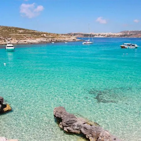 First Floor 2 Bedroom Apartment, Large Balcony, Amazing Sea Views, Communal Pool