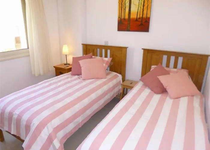 First Floor 2 Bedroom Apartment, Large Balcony, Amazing Sea Views, Communal Pool 아파트