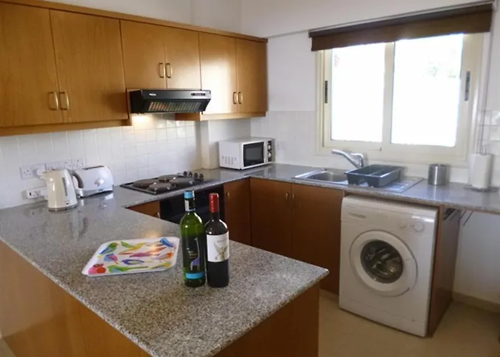 Apartmán First Floor 2 Bedroom Apartment, Large Balcony, Amazing Sea Views, Communal Pool *