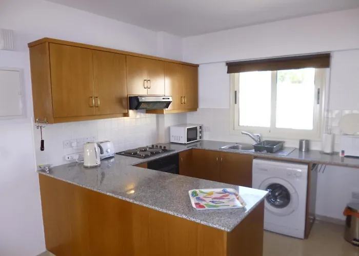 First Floor 2 Bedroom Apartment, Large Balcony, Amazing Sea Views, Communal Pool 아파트