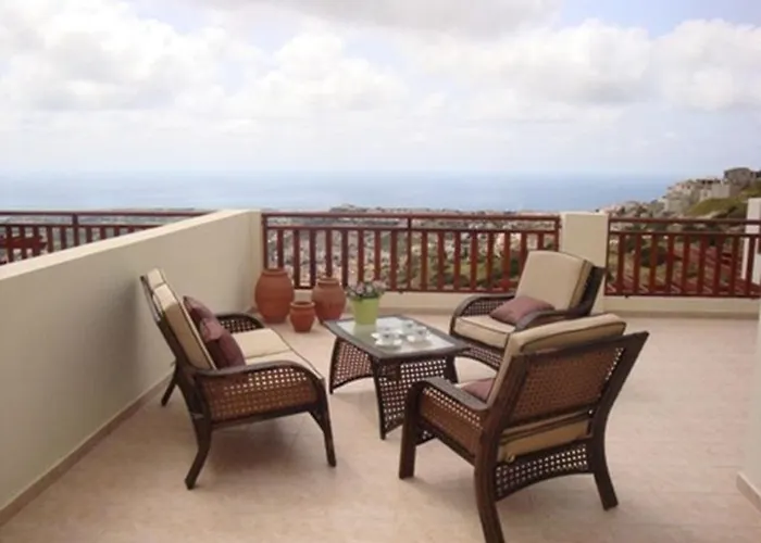 Apartmán First Floor 2 Bedroom Apartment, Large Balcony, Amazing Sea Views, Communal Pool Pegeia