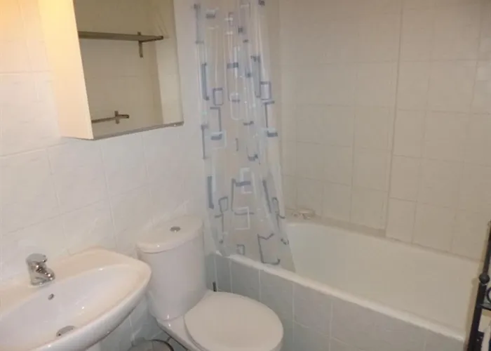 First Floor 2 Bedroom Apartment, Large Balcony, Amazing Sea Views, Communal Pool *