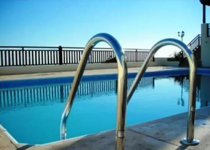 First Floor 2 Bedroom Apartment, Large Balcony, Amazing Sea Views, Communal Pool Apartmán